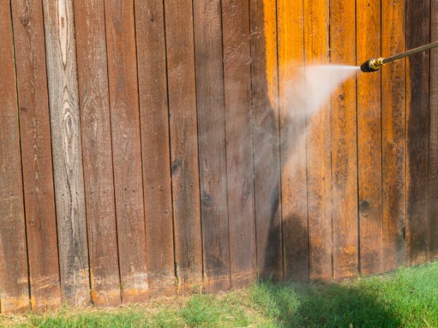 ladder on roofing job