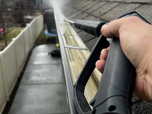 ladder on roofing job